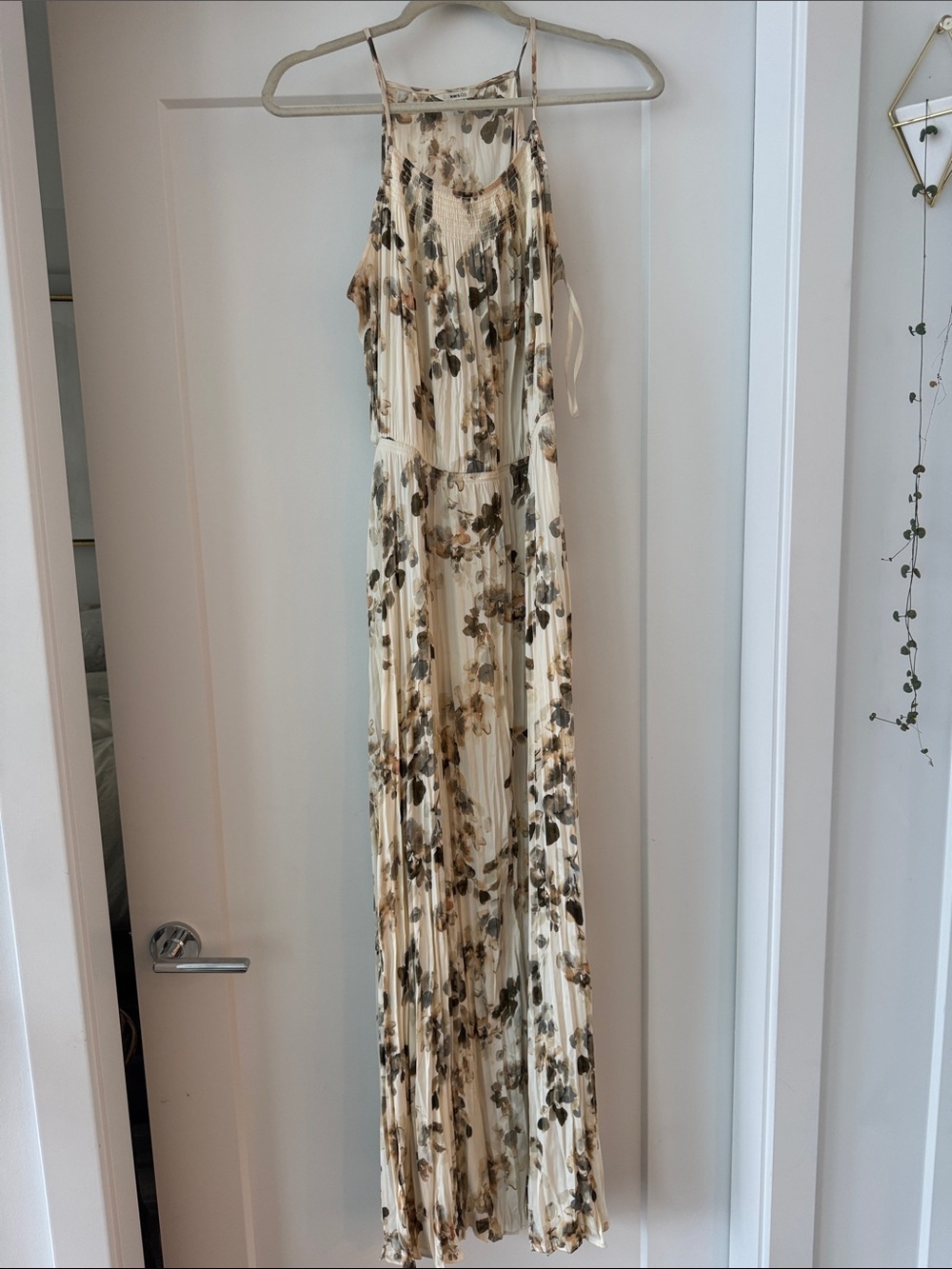 RW&CO. Cream Floral Pleated Maxi Dress